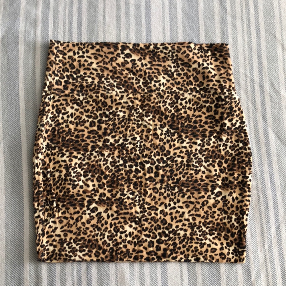 Leopard skirt
